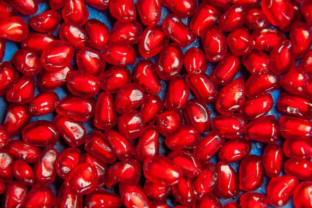 Imagem em tela cheia de sementes de romã de vista superior