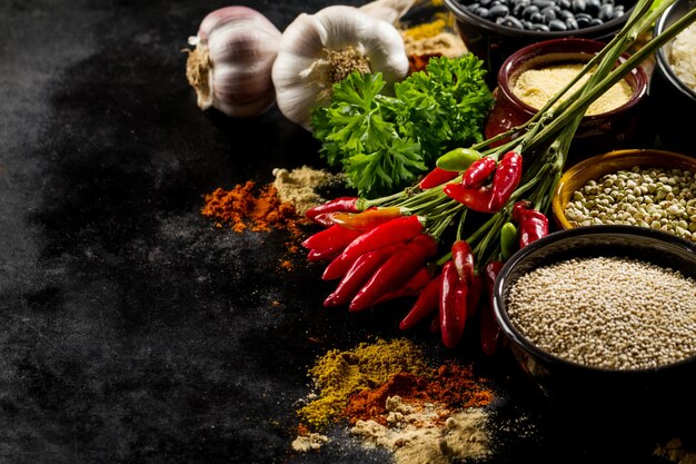 Ingredientes apetitosos saborosos e saborosos especiarias Mercearia de pimentão vermelho para cozinhar cozinha saudável.