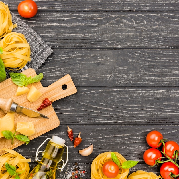 Ingredientes para macarrão com legumes