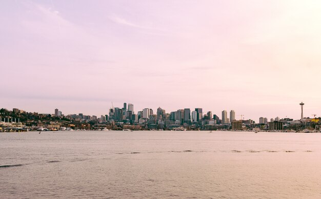 Início da noite em Seattle