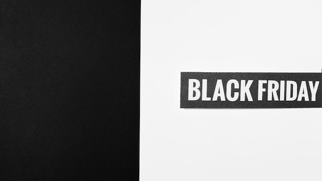 Inscrição de sexta-feira preta no cobertor de papel preto