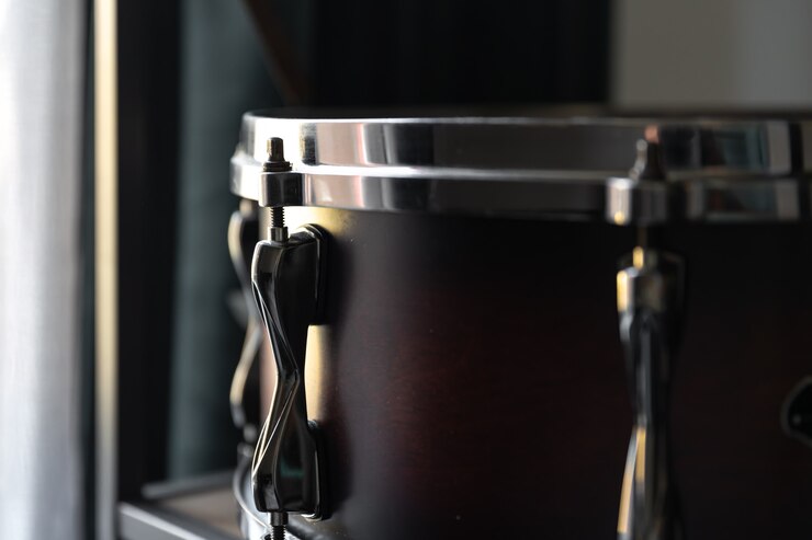 Foto grátis instrumento de percussão, tarola fecha no interior da sala.