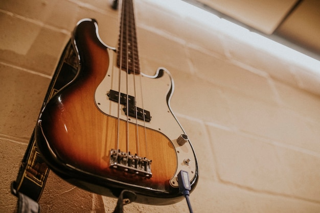 Instrumento musical de contrabaixo, foto da sessão de gravação em estúdio