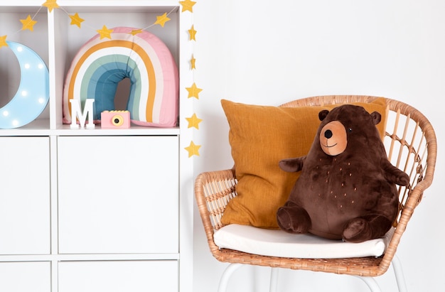 Interior da decoração do quarto infantil com brinquedos