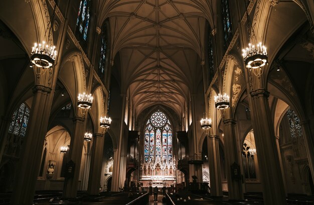 Interior de uma igreja católica