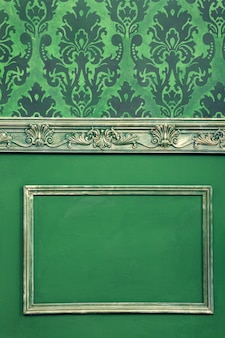 Interior na sala vintage em cores verdes worm. antigo e retro. rico interior vintage. interior da casa