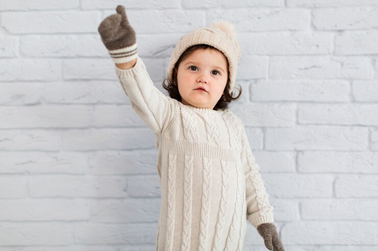 Foto grátis inverno engraçado da menina vestido