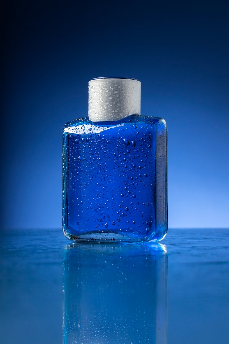 Foto grátis item de autocuidado masculino com fundo azul