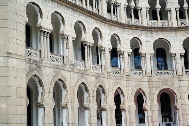 Foto grátis janelas em arco árabe