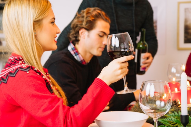 Foto grátis jantar de natal com vinho