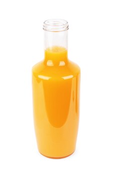 Jarro de suco de laranja isolado no branco