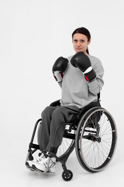 Jogador de boxe deficiente em cadeira de rodas