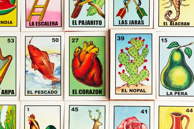 Foto grátis jogo de cartas tradicional mexicano