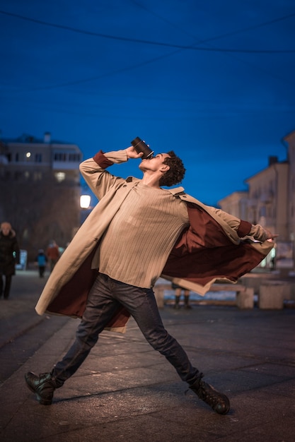 Foto grátis jovem, ângulo baixo, dançar balé