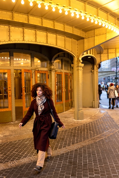 Foto grátis jovem em nova york durante o dia