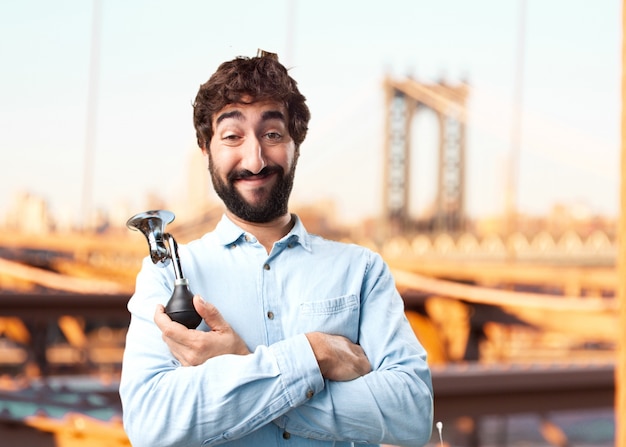 jovem empresário expressão feliz