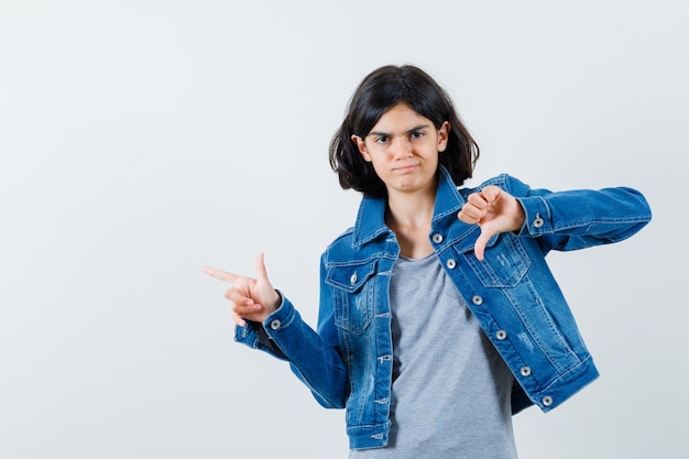 Foto grátis jovem expressiva posando