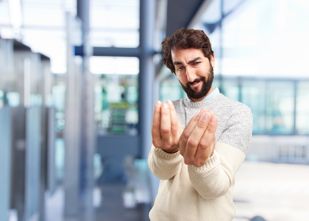 Jovem homem louco expressão feliz