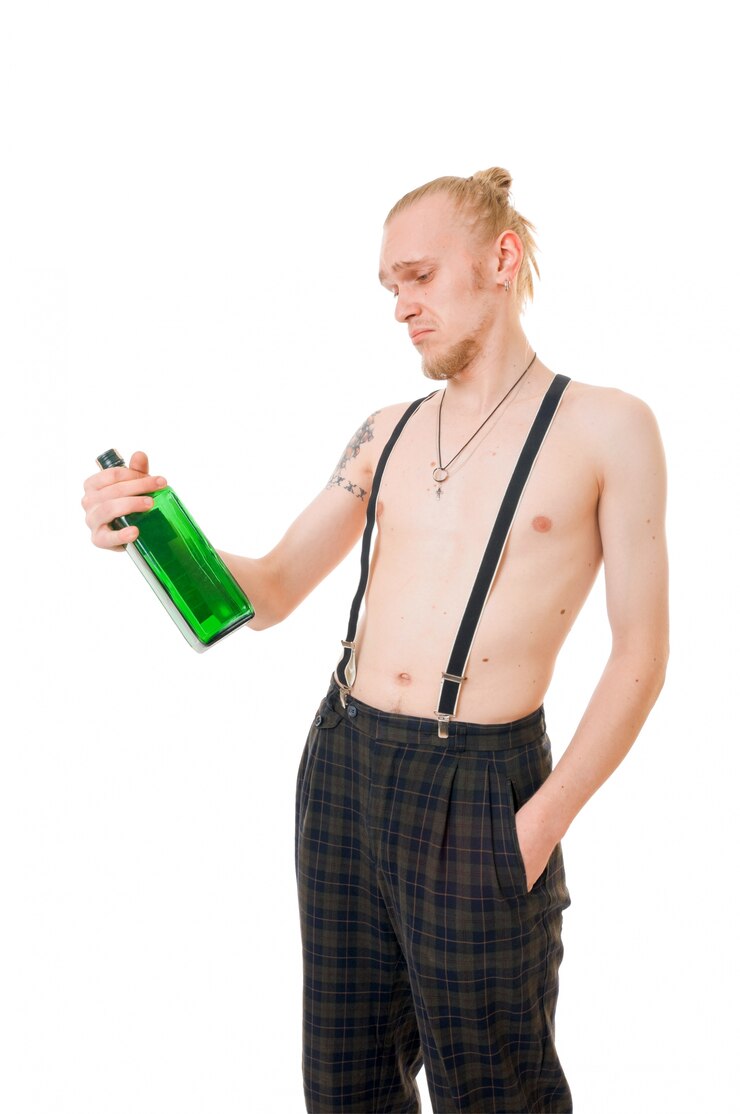 Foto grátis jovem legal com uma garrafa verde