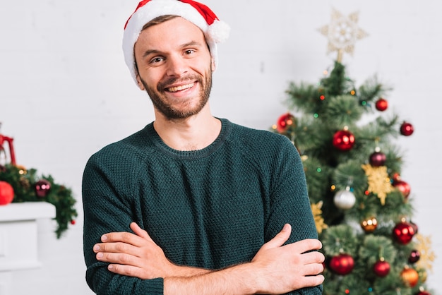 Jovem, macho, perto, árvore natal