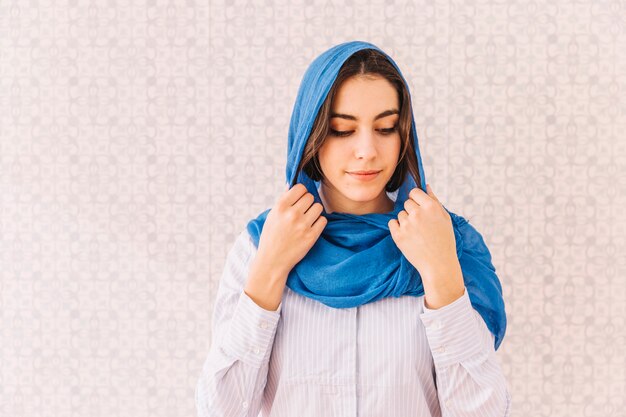 Jovem mulher muçulmana