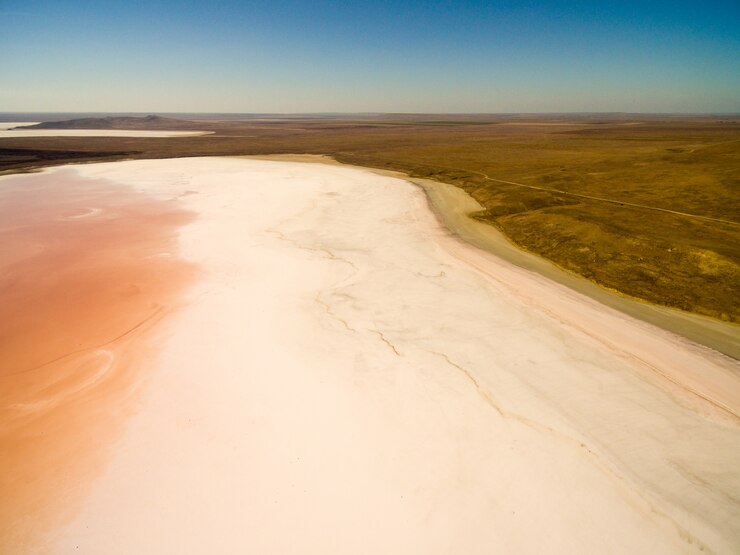 Foto grátis koyashskoe lago de sal rosa na criméia