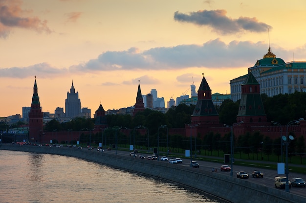 Kremlin de moscou no por do sol de verão