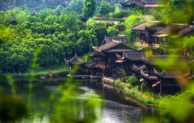 Lago da cidade antiga na China