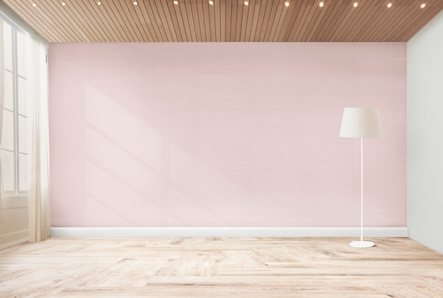 Lâmpada de pé em um quarto rosa