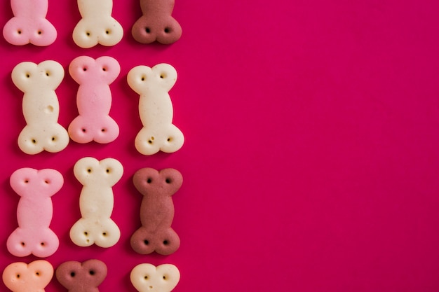 Foto grátis layout de comida de cachorro seco