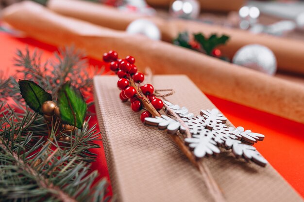 Layout de fundo de Natal em fundo vermelho