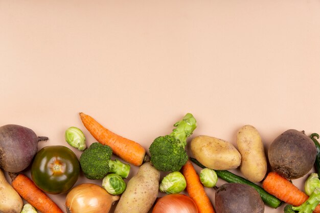 Legumes de vista superior com espaço de cópia