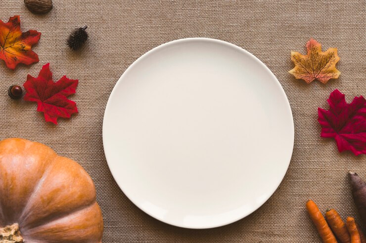 Foto grátis legumes frescos e folhas perto de chapa