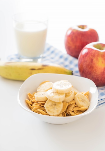 Foto grátis leite, maçã, banana e cereais