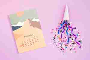 Foto grátis lembretes de aniversário no calendário e confetes