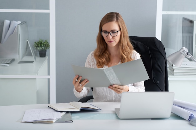 Lendo o documento de negócios