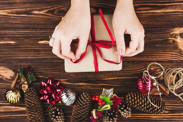 Foto grátis linda composição de presentes de natal