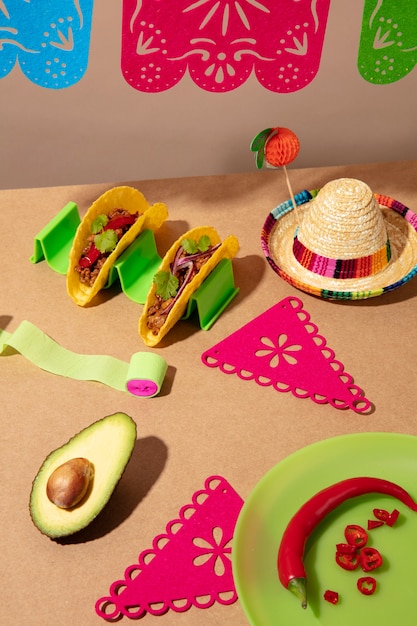 Linda decoração de festa mexicana com comida