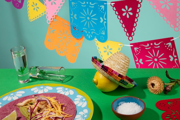 Linda decoração de festa mexicana com comida