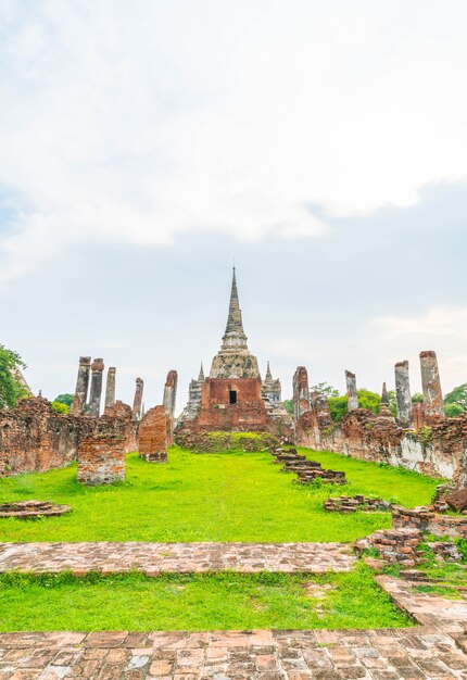 linda e antiga arquitetura histórica de Ayutthaya na Tailândia