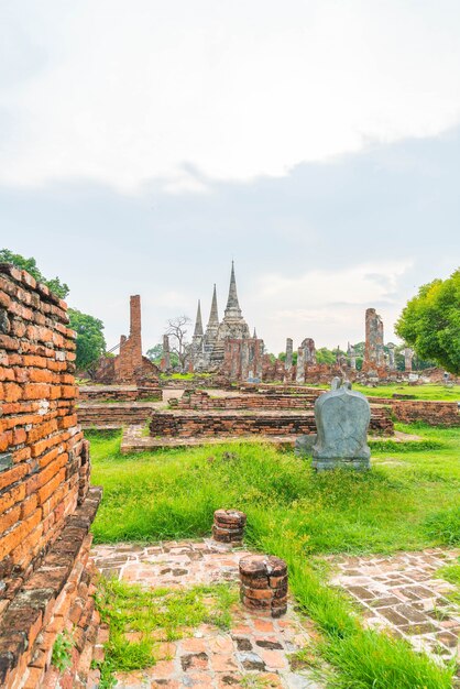 linda e antiga arquitetura histórica de Ayutthaya na Tailândia