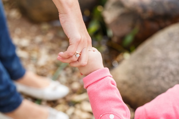 Foto grátis linda mãe com filha