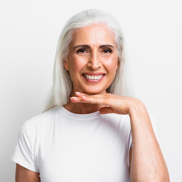 Foto grátis linda mulher madura sorrindo