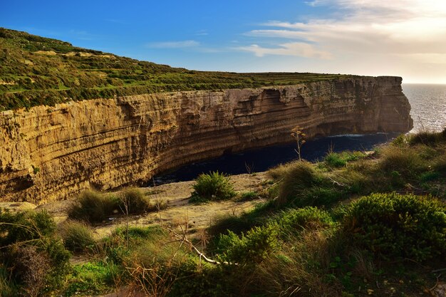 Lindas falésias de calcário coralino em Malta