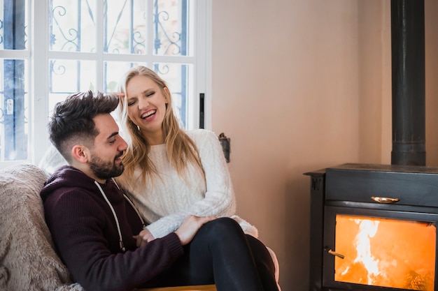 Foto grátis lindo casal, amando um ao outro