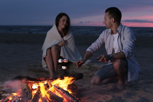 Lindo casal na praia