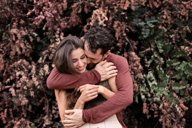 Lindo casal passando um tempo junto