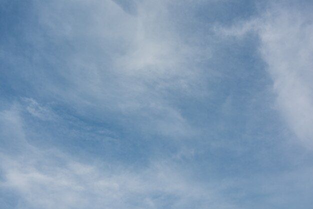 Foto grátis lindo céu com nuvens