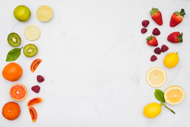 Foto grátis linha de frutas vista superior