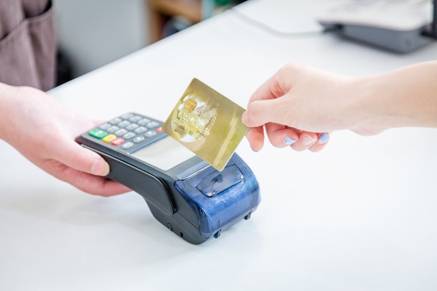 Liquidação de cartão de crédito POS em vez de compra de liquidação em dinheiro